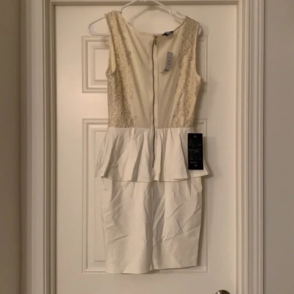 Cream white lace peplum dress with gold lace top. - Picture 5 of 7